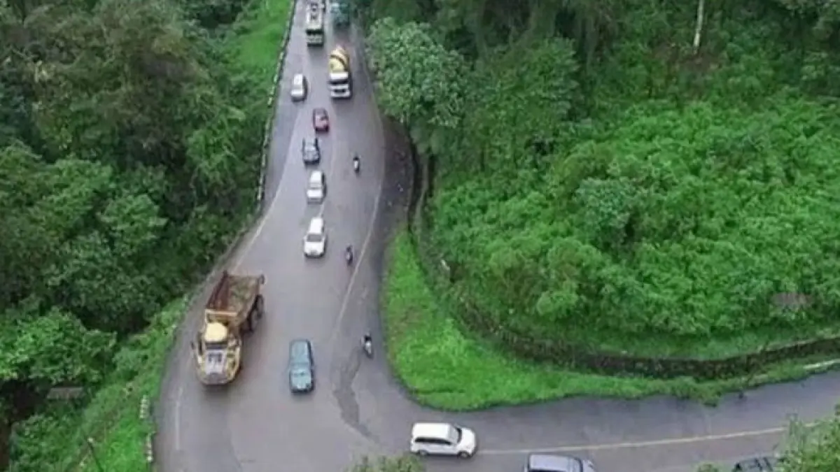 Sitinjau Lauik, jalur ekstrem yang jadi ikonik Sumatera Barat. (Istimewa/Kementerian PUPR) 