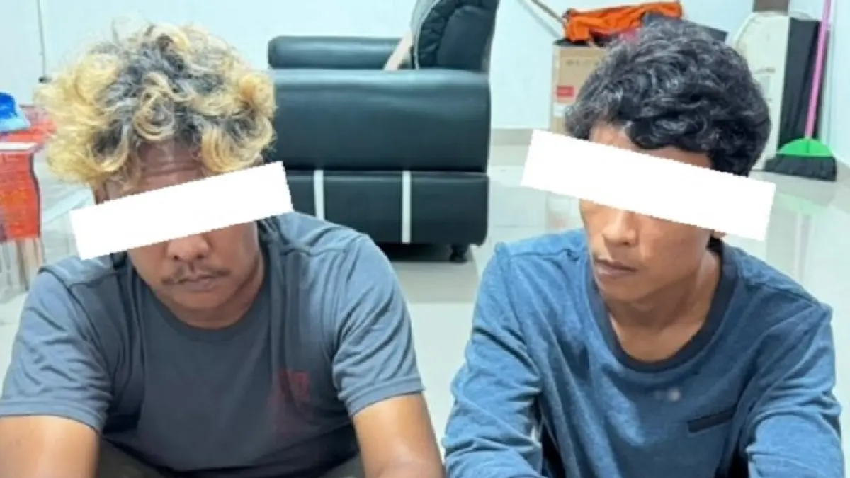 Polsek Mandau menganmankan dua tersangka kasus penyalahgunaan narkotika jenis sabu.(Polsek Mandau Untuk Riuaupos.co 