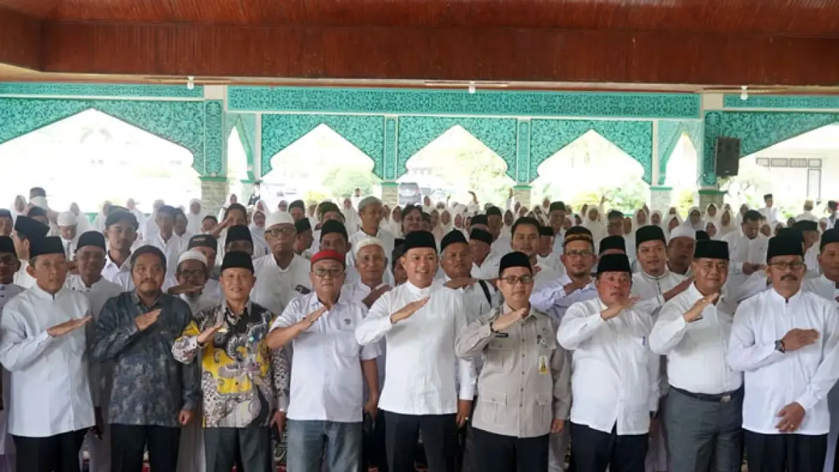 Wakil Bupati Pelalawan, H Husni Tamrin usai membuka pelaksanaan Manasik Haji di Balai Seminai Pangkalan Kerinci, Rabu (15/4/2026). (Amin/Riaupos.co)
