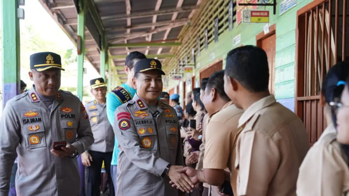 Kapolda Riau Irjen Pol Herry Heryawan saat berada di Panipahan, Rokan Hilir, Kamis (16/4/2026). (Istimewa)