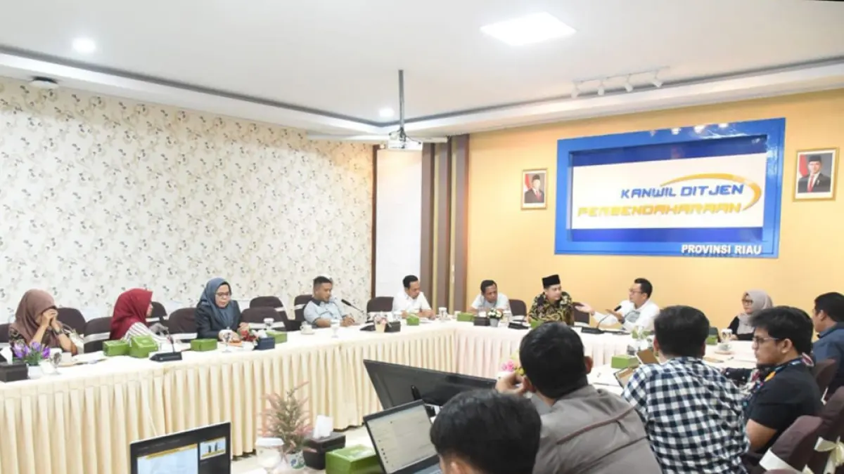 Komisi III DPRD Kabupaten Bengkalis bersama Kantor Wilayah DJPb&nbsp; Riau membahas pengelolaan keuangan negara. Khususnya terkait TKD dan penyaluran APBN di Kantor Kanwil DJPn Riau di Pekanbaru, baru-baru ini. (humas dprd bengkalis untuk riau pos)