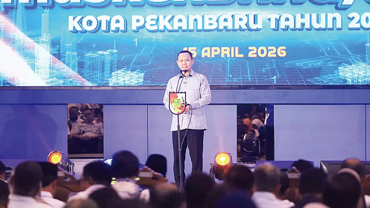  Wali Kota Pekanbaru Agung Nugroho saat menyampaikan paparan dan arahan pada Musrenbang RKPD Kota Pekanbaru 2027 di Aula lantai 6 Kantor Wali Kota Pekanbaru di Tenayan Raya, Rabu (15/4/2026). (M ALI NURMAN/RIAU POS)