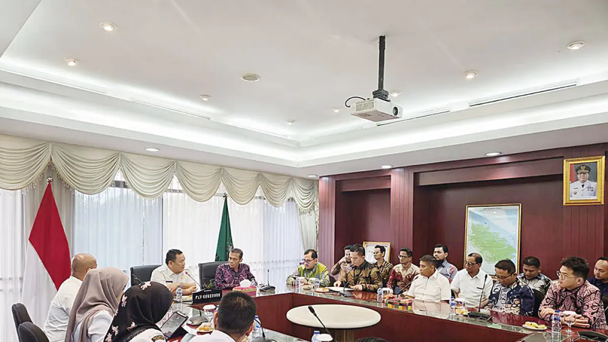 Suasana saat Pertamina Patra Niaga Sumbagut audiensi dengan  Plt Gubernur Riau SF Hariyanto di Kantor Gubernur Riau, Rabu (15/4/2026). (Pertamina Patra Niaga Sumbagut)
