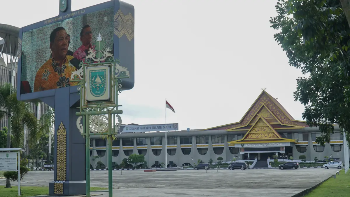 Aktifitas di Kantor Gubernur Riau yang sepi saat diberlakukan nya WFH di hari Jumat (17/4/2026) ft: MHD AKHWAN/RIAUPOS
