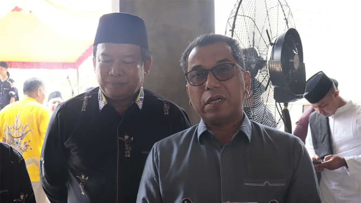 Sekda Kabupaten Kuansing, Zulkarnain ST MSI didampingi Ketua IKKS Inhu, Ir H Hendrizal MSi pada acara halal bihalal, Sabtu (18/4/2026). Foto IKKS Inhu
