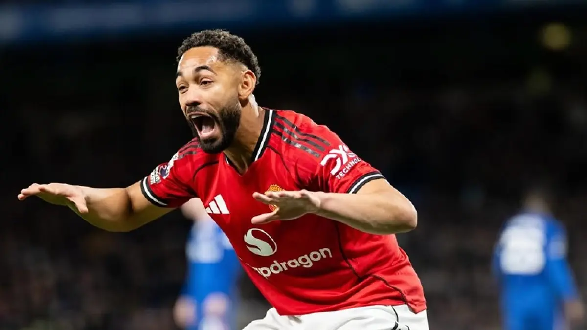 Striker Manchester United asal Brasil, Matheus Cunha melakukan selebrasi usai mencetak gol kemenangan saat mengalahkan tuan rumah Chelsea 1-0 di Stamford Bridge, London, Ahad (19/4/2026) dini hari WIB.