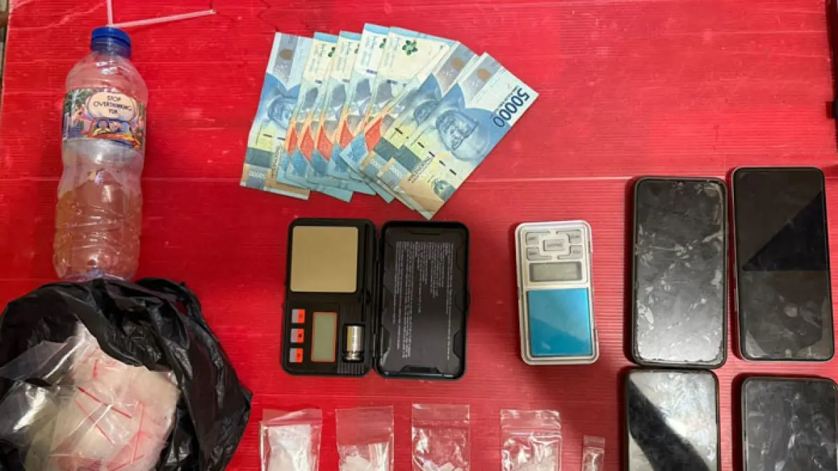 Barang bukti sabu-sabu hasil ungkap kasus narkoba oleh Polsek Singingi Hilir, Rabu (22/4/2026). (Polsek Singingi Hilir untuk Riaupos.co)