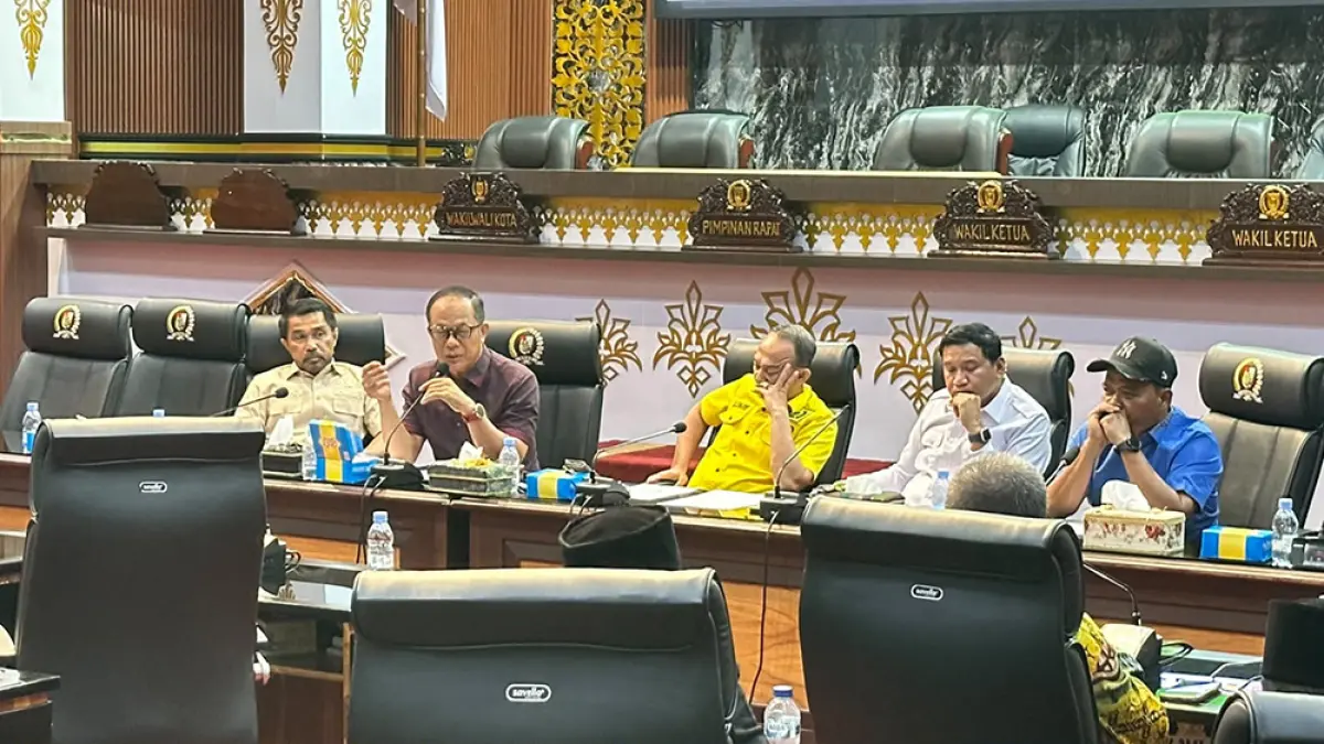 Komisi I DPRD Kota Pekanbaru menggelar Rapat Dengar Pendapat bersama Yayasan Ayo Indonesia Mengaji dan sejumlah dinas teknis terkait, Selasa (21/4/2026). (HENDRAWAN KARIMAN)
