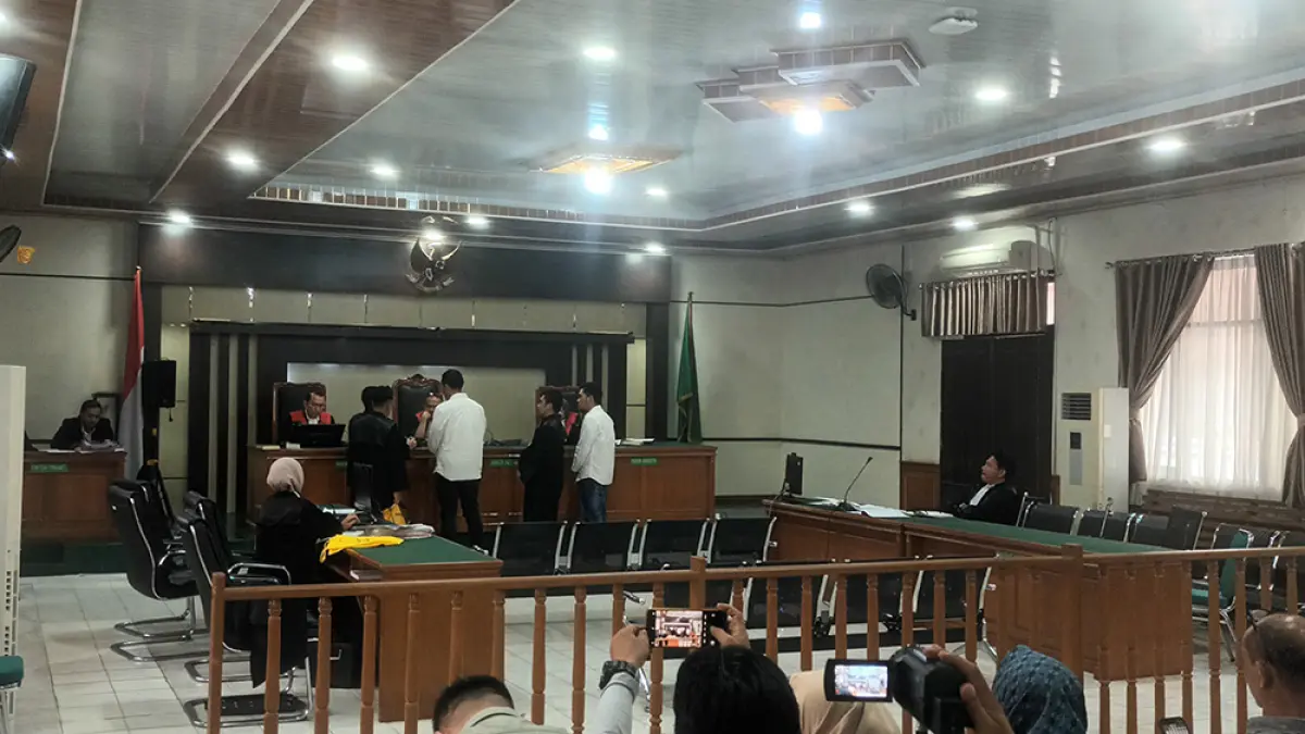 Suasana sidang perkara perintangan penyidikan dugaan korupsi Sekretariat DPRD Pekanbaru di Pengadilan Tipikor Pekanbaru, Senin (20/4/2026). (hendrawan kariman/riau pos)
