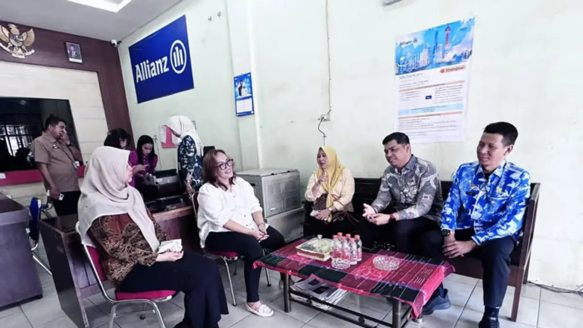 Kakanwil Kemenkum Riau Rudy Hendra Pakpahan bersama jajaran saat melakukan monitoring dan evaluasi layanan kenotariatan Kabupaten Rohil pada Kamis (23/4/2026). (Humas Kanwil Kemenkum Riau untuk Riaupos.co)