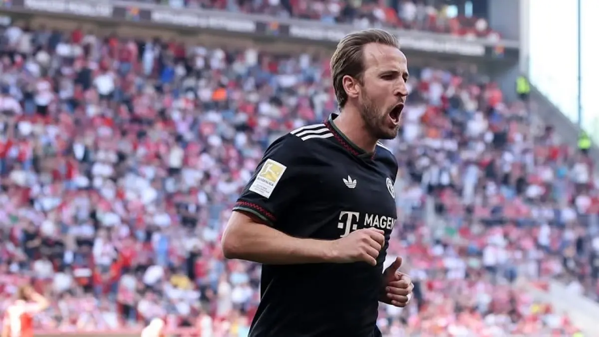 Harry Kane menyelesaikan kemenangan comeback bersejarah Bayern Munchen atas Mainz. (Instagram @fcbayern)