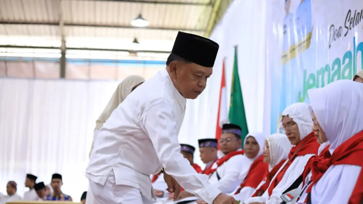 Jelang keberangkatan ke Batam, sebanyak 110 JCH asal Kabupaten Kepulauan Meranti mengikuti doa bersama dan prosesi adat tepung tawar, Ahad (26/4/2026). (Istimewa)
