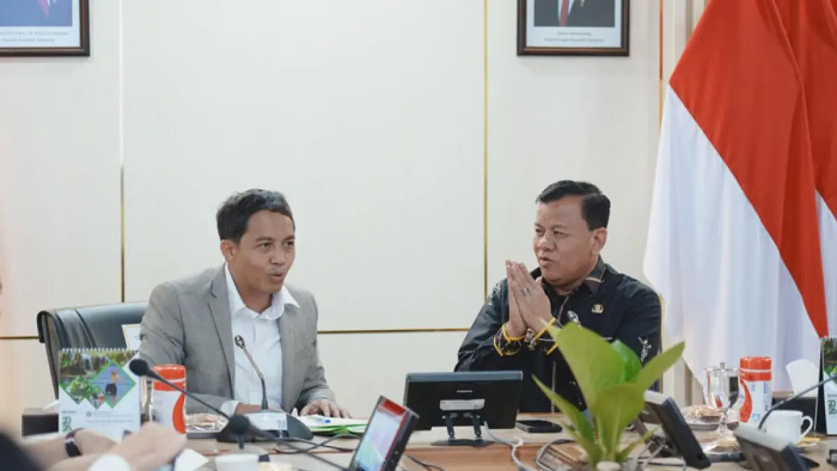 Bupati Kuansing H Suhardiman Amby menemui Menhut Raja Juliantoni, Senin (27/4/2026). (Kominfo Kuansing untuk Riaupos.co)