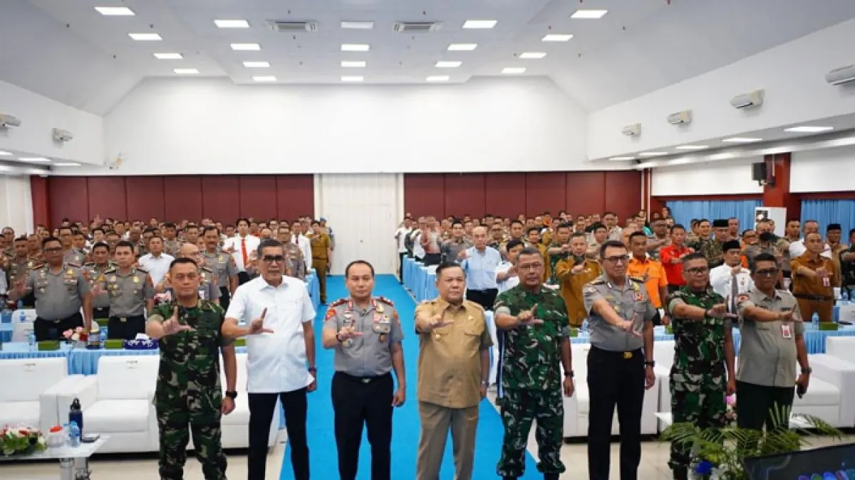 Plt Gubri SF Hariyanto saat menghadiri rapat koordinasi di Polda Riau, Senin (27/4/2026). (Diskominfo Riau unnntuk Riaupos.co)