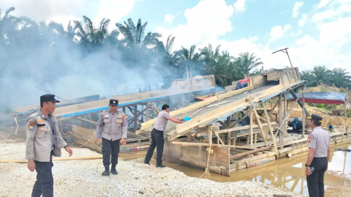 Polsek Kampar Kiri menindak aktivitas PETI di wilayah Sungai Singingi, Desa Lipat Kain Selatan, Kecamatan Kampar Kiri, Kabupaten Kampar, Senin (27/4/2026). (Humas Polres Kampar untuk Riaupos.co)