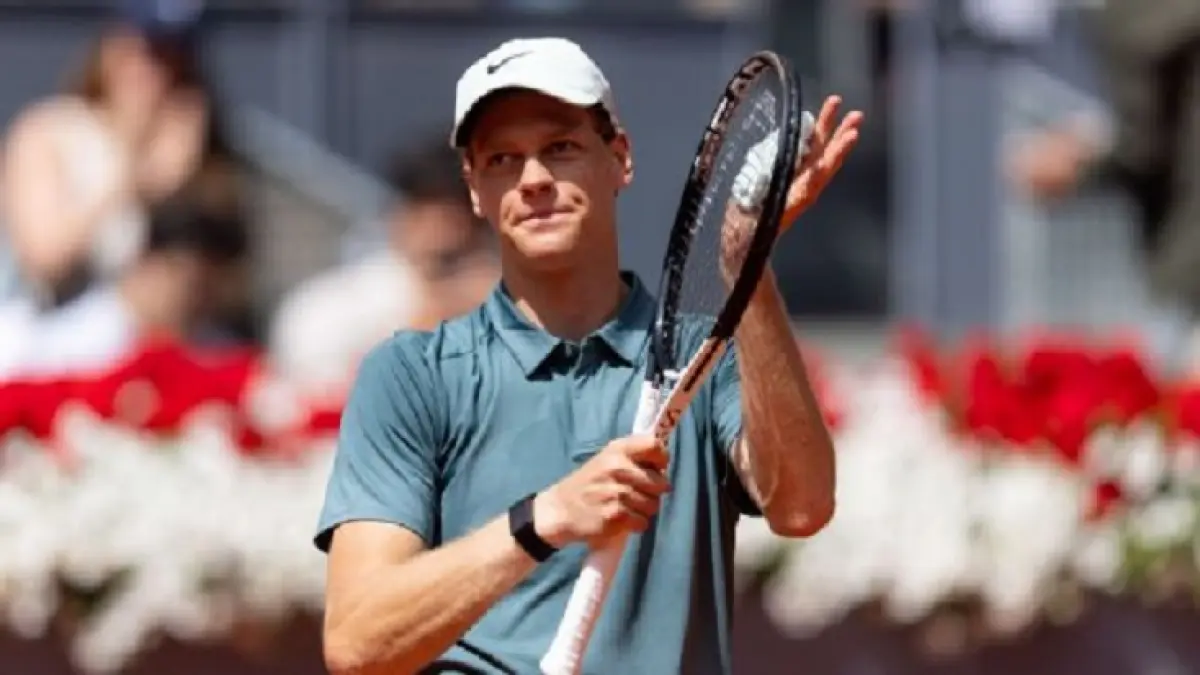 Jannik Sinner memperpanjang rekor kemenangannya menjadi 20 pertandingan, setelah mengalahkan petenis nomor satu Inggris, Cameron Norrie. (Victor Boykoyan/Getty Images)