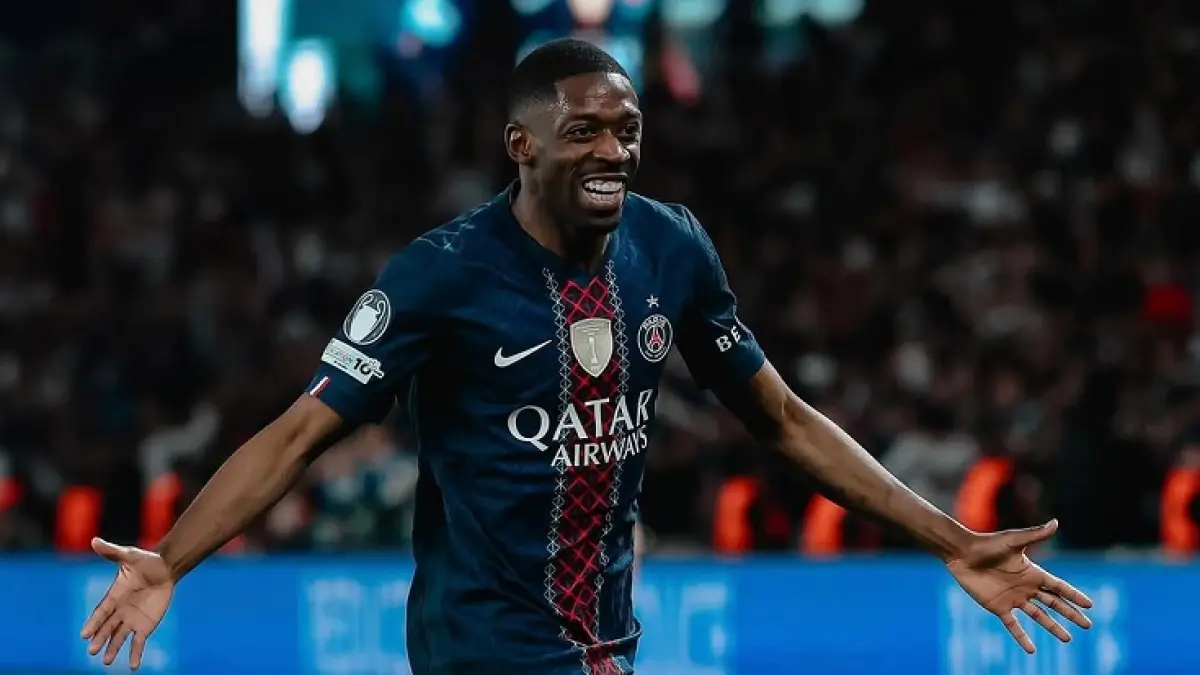 Ousmane Dembele melakukan selebrasi usai mencetak gol penting PSG saat mengalahkan Bayern Munchen 5-4 pada leg 1 semifinal Liga Champions di Paris. (Instagram @psg)