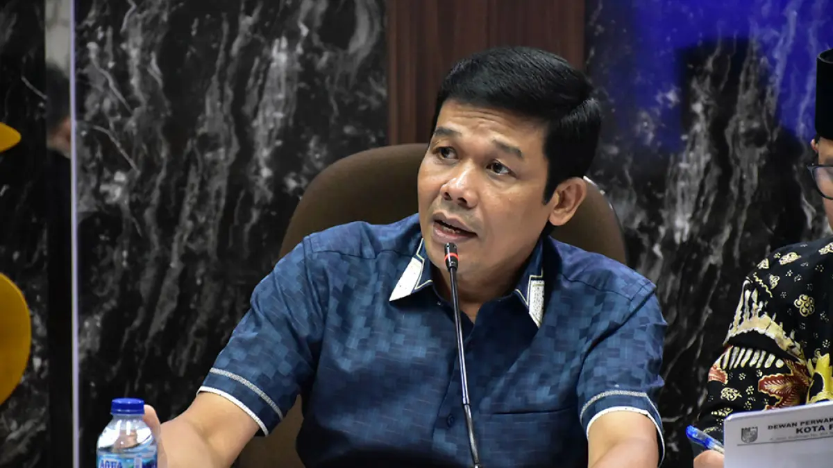 Roni Amriel (Ketua Fraksi Golkar DPRD Kota Pekanbaru). (JPG)