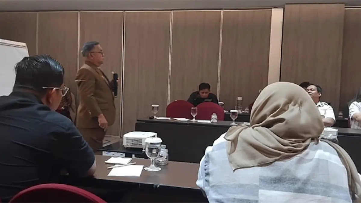 Salah satu narasumber saat kegiatan Journalist Capacity Building. (ISTIMEWA)
