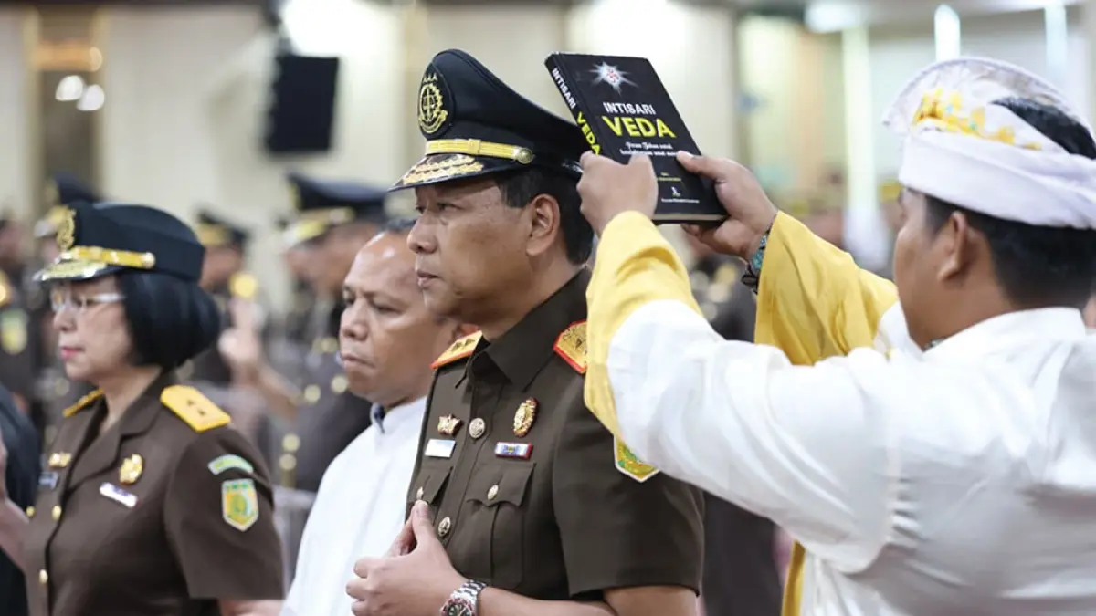 I Dewa Gede Wirajana resmi dilantik menjadi Kajati Riau oleh Jaksa Agung ST Burhanuddin di Aula Lantai 11 Gedung Utama Kejaksaan Agung RI, Jakarta, Rabu (29/4/2026). (KEJATI RIAU UNTUK RIAU POS)
