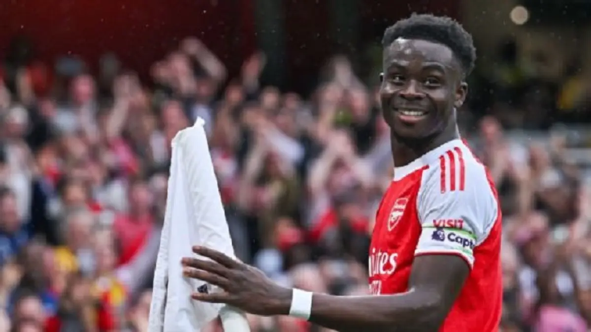 Bukayo Saka tampil gemilang dalam kemenangan penting Arsenal atas Fulham di Liga Premier Inggris dengan mencetak satu gol dan satu assist. (Vince Mignott/MB Media/Getty Images)