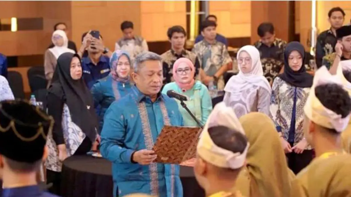 Bupati Rohul Anton melantik Pengurus IPR-Y Komisariat Rohul periode 2026-2027 di Ballroom Hotel Grand Tjokro Yogyakarta, Sabtu (2/5/2026). (Dinas Kominfo Rohul untuk Riaupos.co)