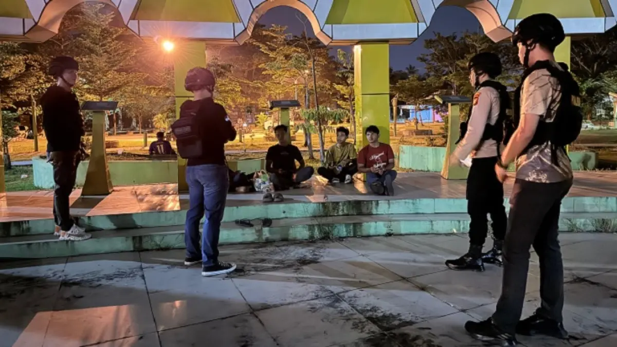 Tim Raga Res Polres Kampar menggelar patroli malam secara humanis di kawasan Taman Kota dan Jalan Lingkar Bangkinang, Sabtu (2/5/2026) malam, (Humas Polres Kampar untuk Riaupos.co)