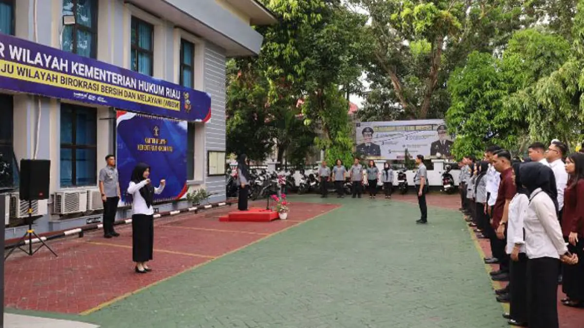 Apel pagi di lingkungan Kanwil Kemenkum Riau pada Senin (4/5/2026). (Humas Kanwil Kemenkum Riau untuk Riaupos.co)