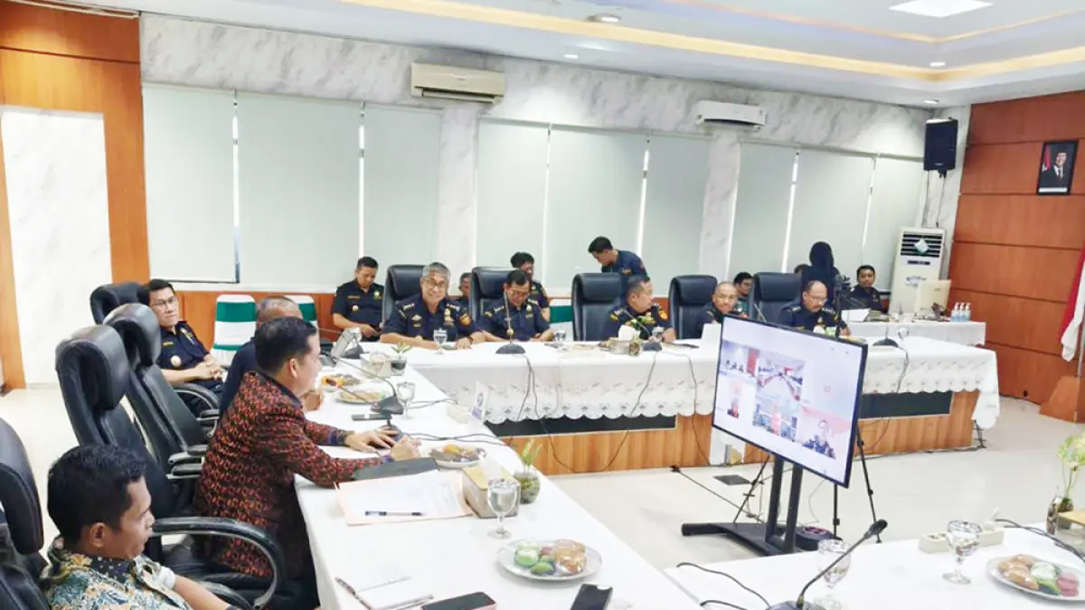 Komisi III DPRD Bengkalis melakukan diskusi bersama Dirjen DJBC Wilayah Riau&nbsp;terkait pengembangan Kawasan Berikat (KB) dan Pusat Logistik Berikat (PLB) di Kantor DJBC Riau, akhir pekan lalu. (dprd bengkalis)