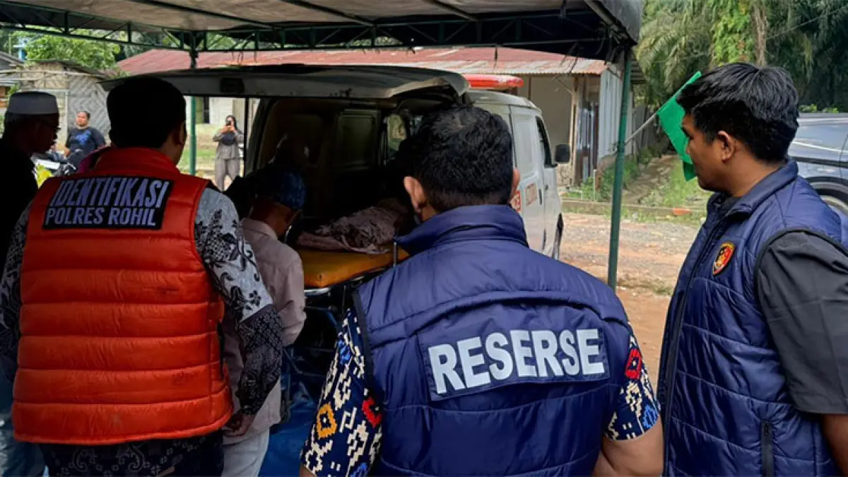 Proses pemulangan jenazah korban ke rumah duka di Kecamatan Balai Jaya, Rohil beberapa waktu lalu. (ISTIMEWA)
