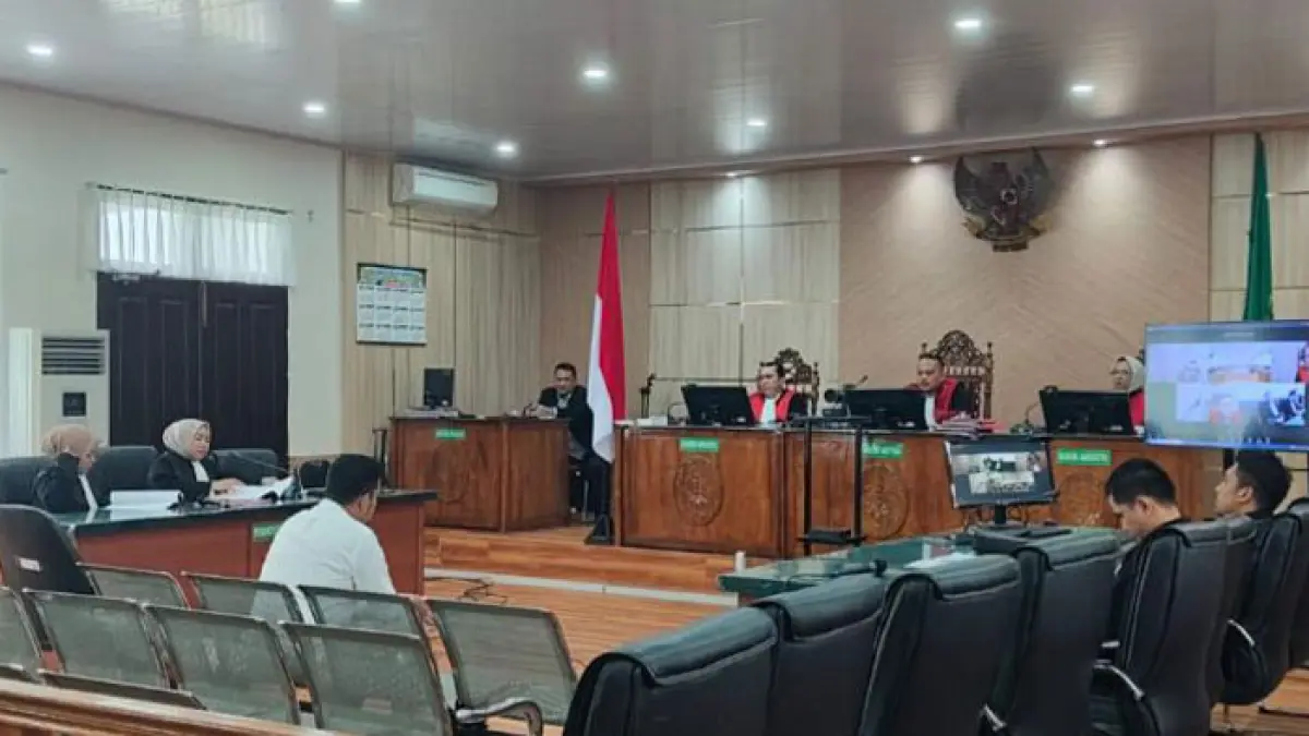 Sidang penuntutan terhadap Jhonny Andrean, terdakwa perintangan penyidikan di Pengadilan Tipikor Pekanbaru, Senin (4/5/2026). (Hendrawan Kariman/Riaupos.co)