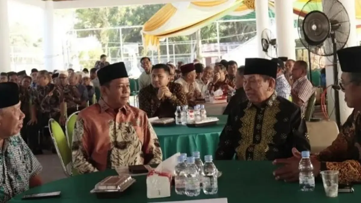 Wabup Inhu, H Hendrizal (dua kiri) duduk bersama dengan pengurus PWRI Inhu, Raja Marjohan Yusuf, H Harman Harmaini dan Selamat pada acara silaturrahmi dengan PWRI, Ahad (3/5/2026). (Diskominfo Inhu)