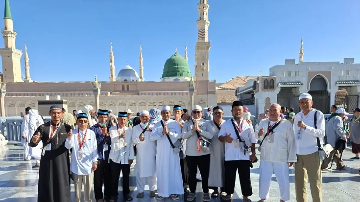 JCH Kuansing melakukan city tour di kota Madinah, Senin (4/5/2026). (Jafrinaldi JCH Kuansing)