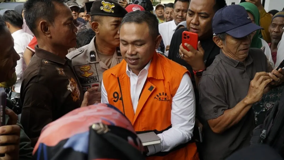 Gubernur Riau nonaktif Abdul Wahid sesampainya di PN Pekanbaru, dengan agenda mendengarkan keterangan saksi dari Jaksa KPK,Pekanbaru, Kamis (7/5/2026). (MHD AKHWAN/RIAU POS)