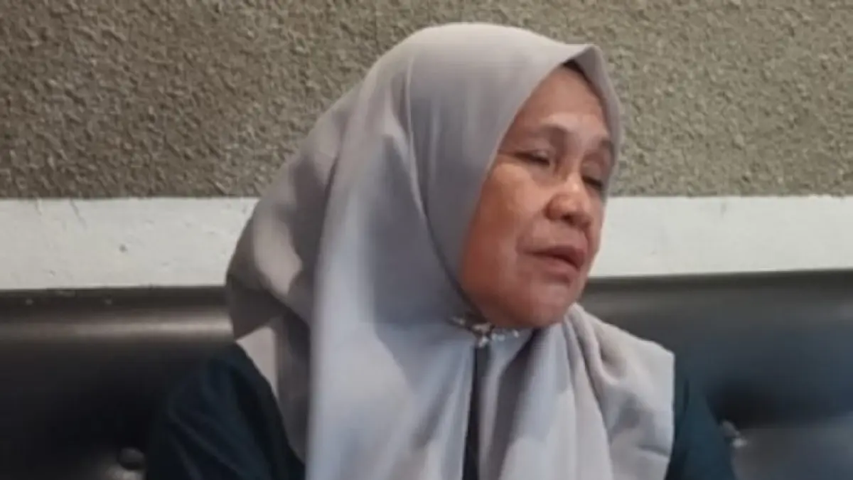 Korban Upik saat memberikan keterangan persnya, Kamis (7/5/2026). (Dofi Iskandar/Riaupos.co)