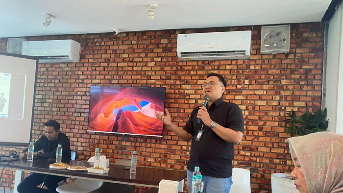 Micro Business Department Head BRI Region 2 Pekanbaru Nugraha Ramadan saat menyampaikan pemaparan, Kamis (7/5/2026). (Humas BRI untuk Riaupos.co)