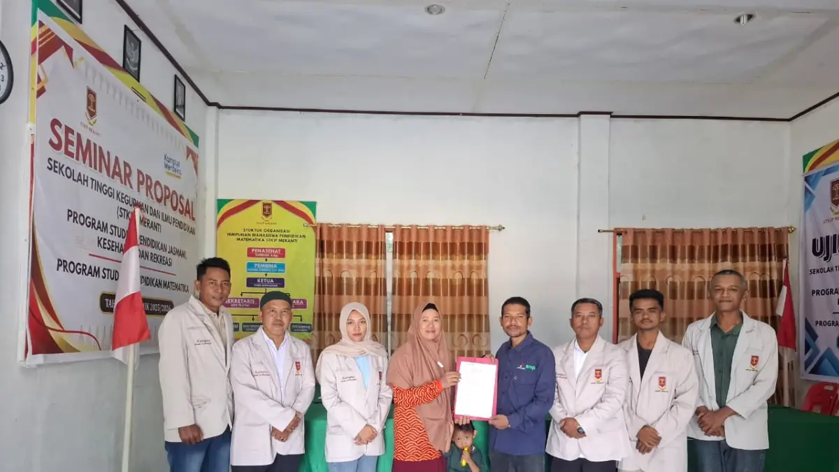 Manajemen PT ITA menyalurkan bantuan pendidikan kepada 50 mahasiswa STKIP Meranti di Desa Bagan Melibur