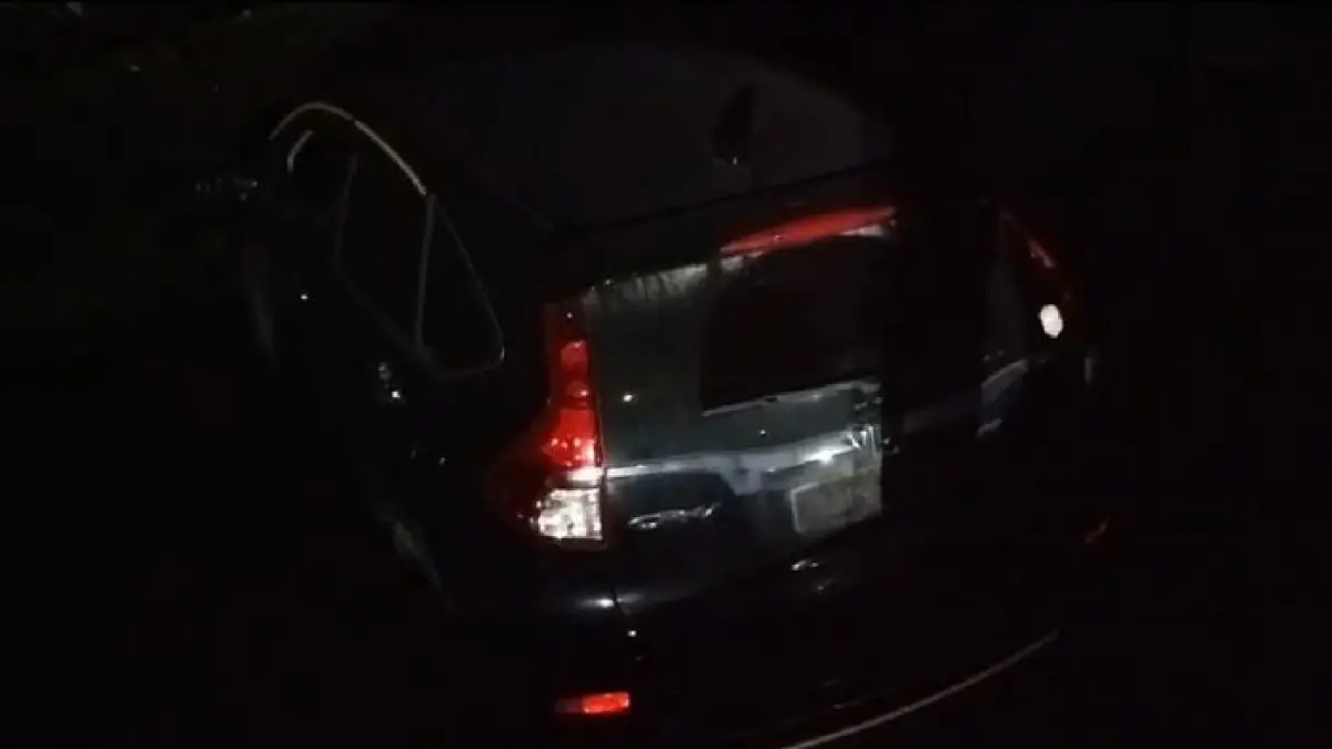 Sebuah kendaraan roda empat jenis SUV (Sport Utility Vehicle) diduga mengalami kecelakaan tunggal di kawasan Jalan Parit Indah, Ahad (10/5/2026) sekitar pukul 18.50 WIB. (Istimewa)