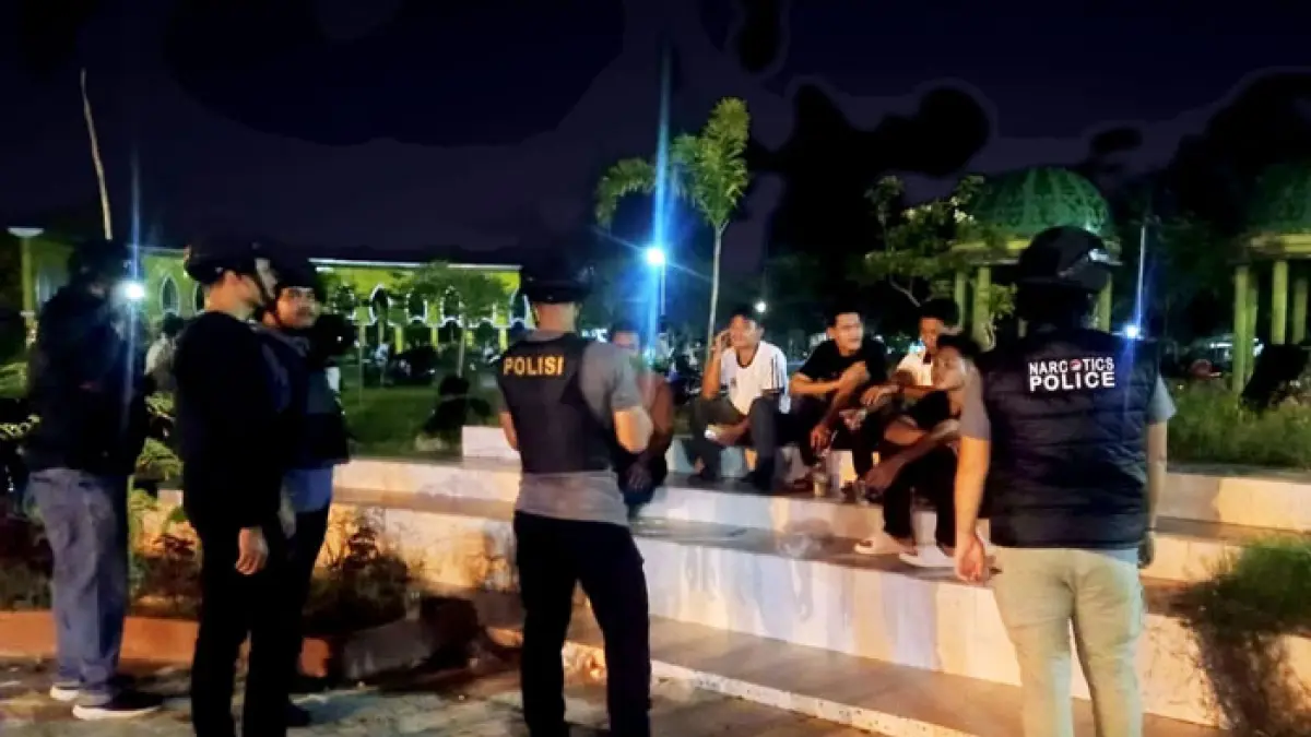 Tim Raga Res Polres Kampar menggelar patroli humanis di sejumlah titik keramaian di Kota Bangkinang, Sabtu  (9/5/2026) malam. (Humas Polres Kampar untuk Riaupos.co)