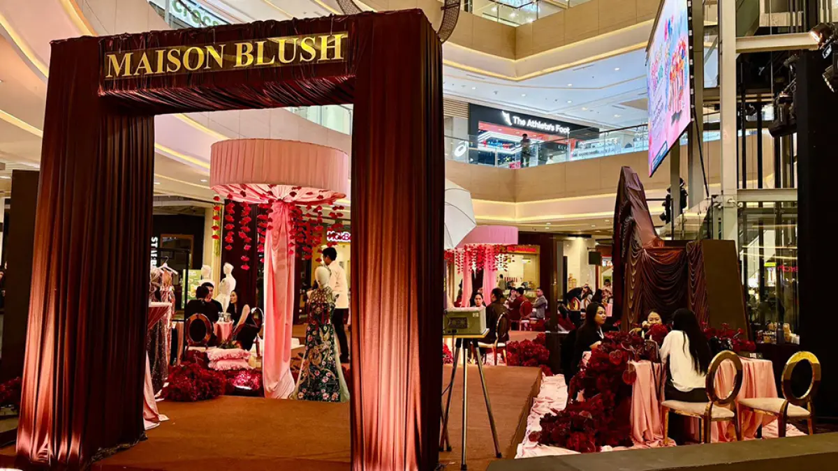 Dekorasi pernikahan modern ditampilkan dalam iven Maison Blush Wedding Showcase 2026 di Living World Pekanbaru, Sabtu (9/5/2026). (living world pekanbaru)