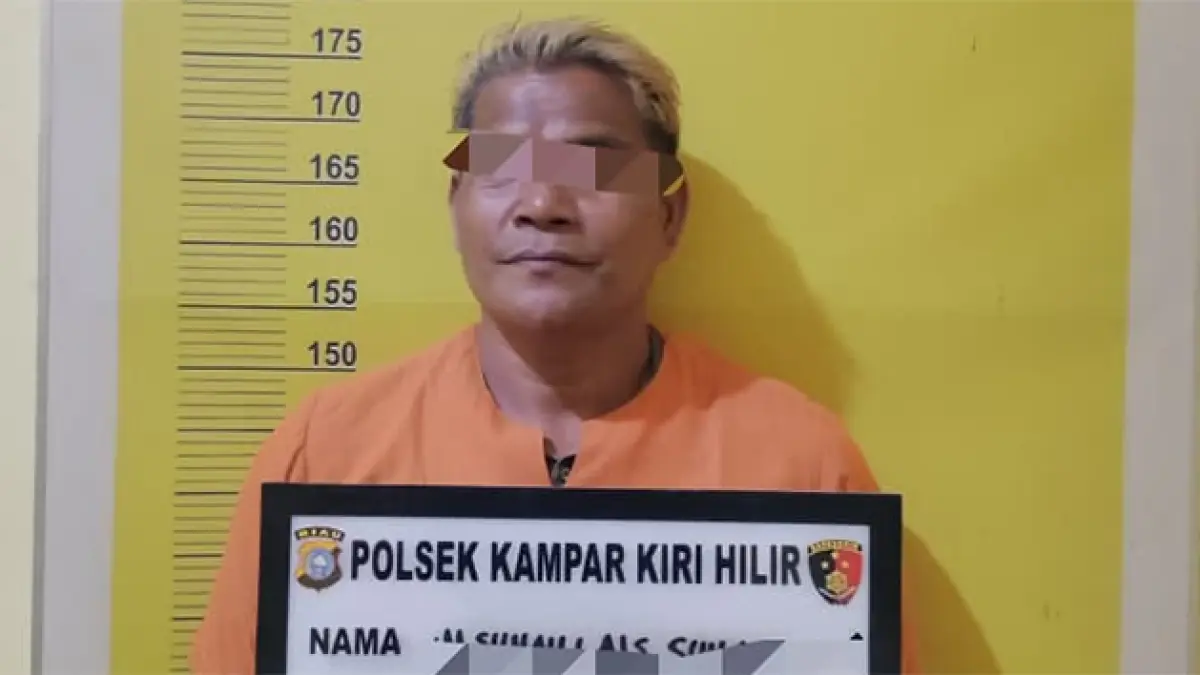 Jajaran Polsek Kampar Kiri Hilir mengamankan SE setelah diduga membacok adik kandungnya sendiri SU, Selasa (12/5/2026). Humas Polres untuk Riaupos.co