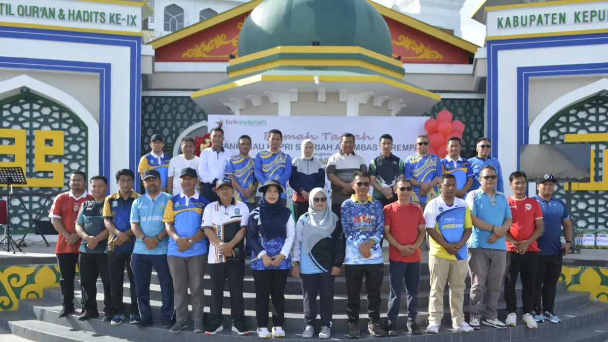  PT Bank Riau Kepri Syariah (Perseroda) menggelar kegiatan ramah tamah sekaligus edukasi produk keuangan syariah bagi Aparatur Sipil Negara (ASN) prapensiun dan purnabakti bertempat di Masjid Agung Baitul Ma’mur, Anambas Tarempa, pada Kamis (07/05/2026).
