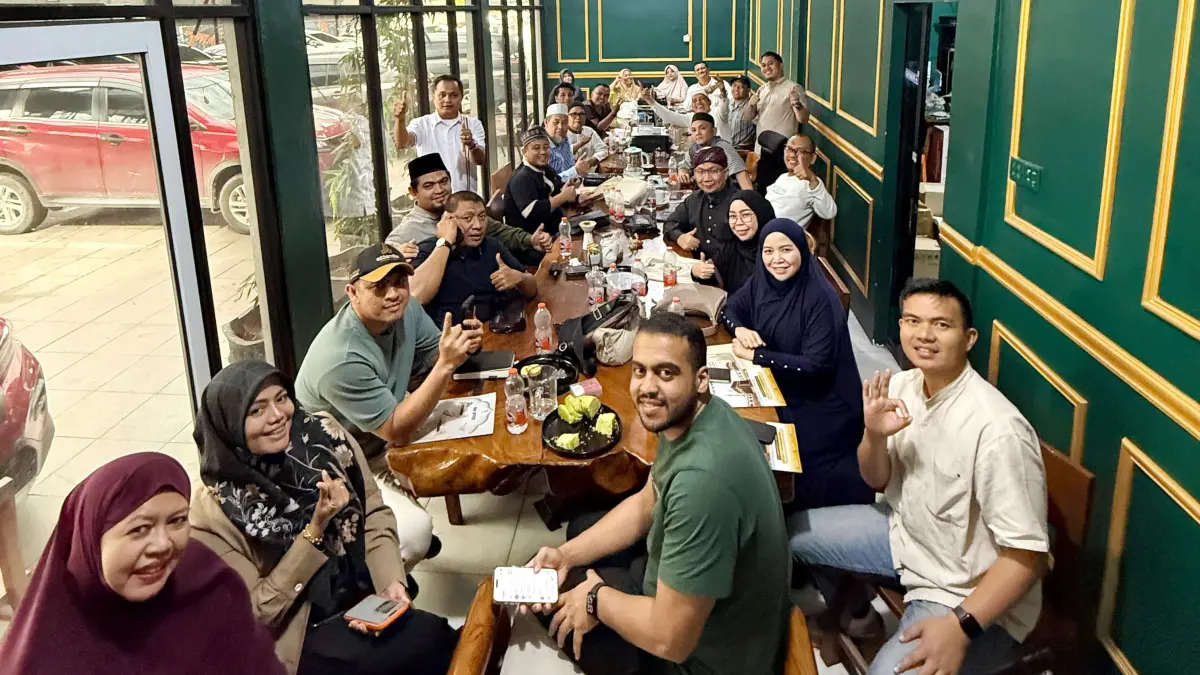 Pertemuan travel owner mendesak maskapai tu­run­kan harga tiket pesawat, Senin (11/5/2026) di Pekanbaru. (MUSLIM NURDIN)