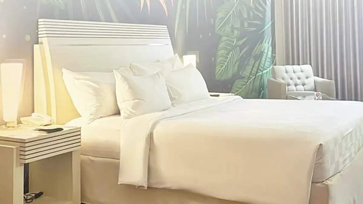 Suasana kamar superior Grand Elite Hotel Pekanbaru yang nyaman dan mewah, Selasa (12/5/2026).&nbsp;(Grand Elite Hotel)