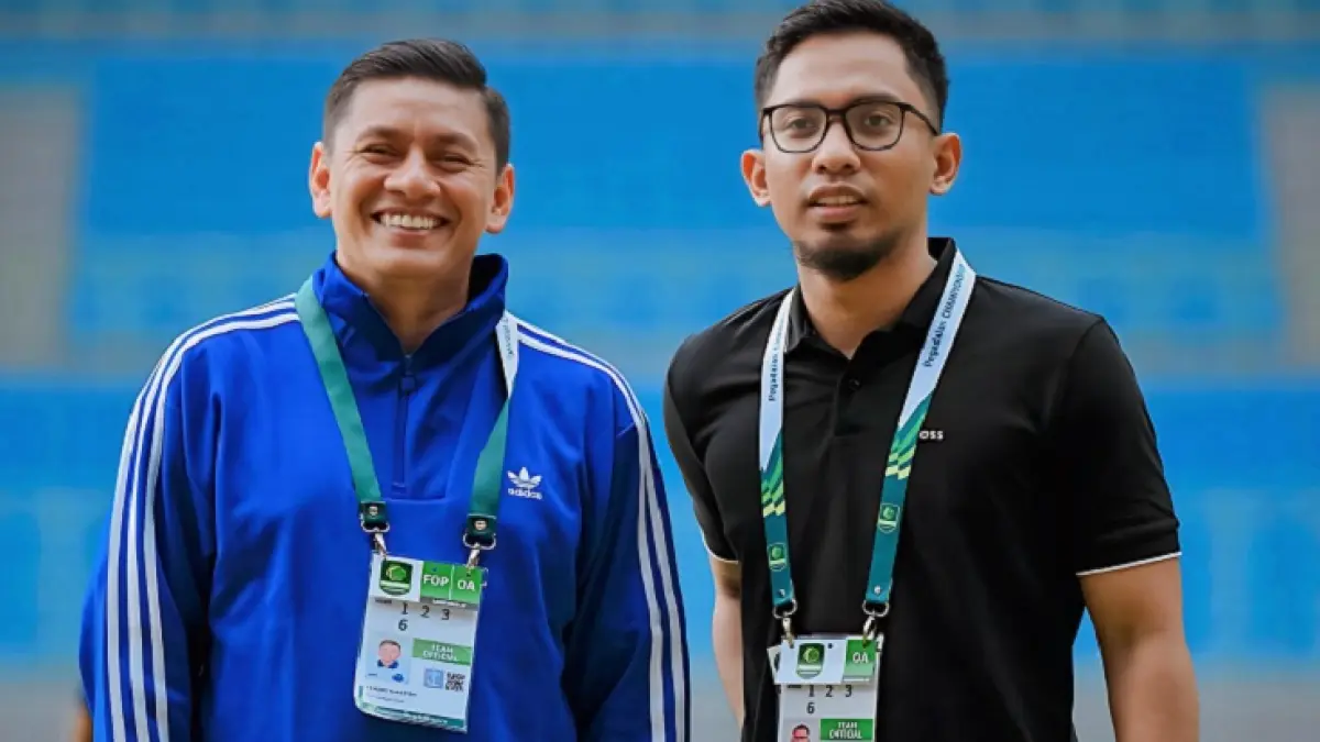 CEO PSPS Pekanbaru, Edward Riansyah (kiri) bersama Sekretaris Tim, Muhammad Teza Taufik (kanan). (PSPS Pekanbaru)