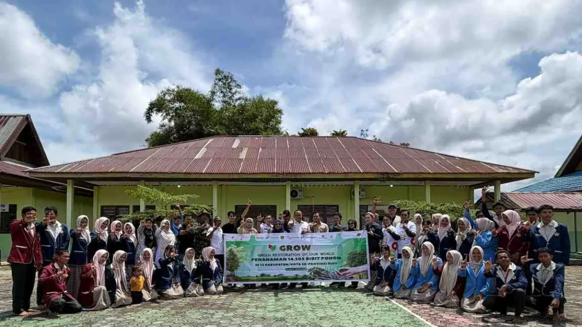 EMP Group bersama SKK Migas Sumbagut menanam pohon di SMAN 1 Langgam, 13 Mei 2026