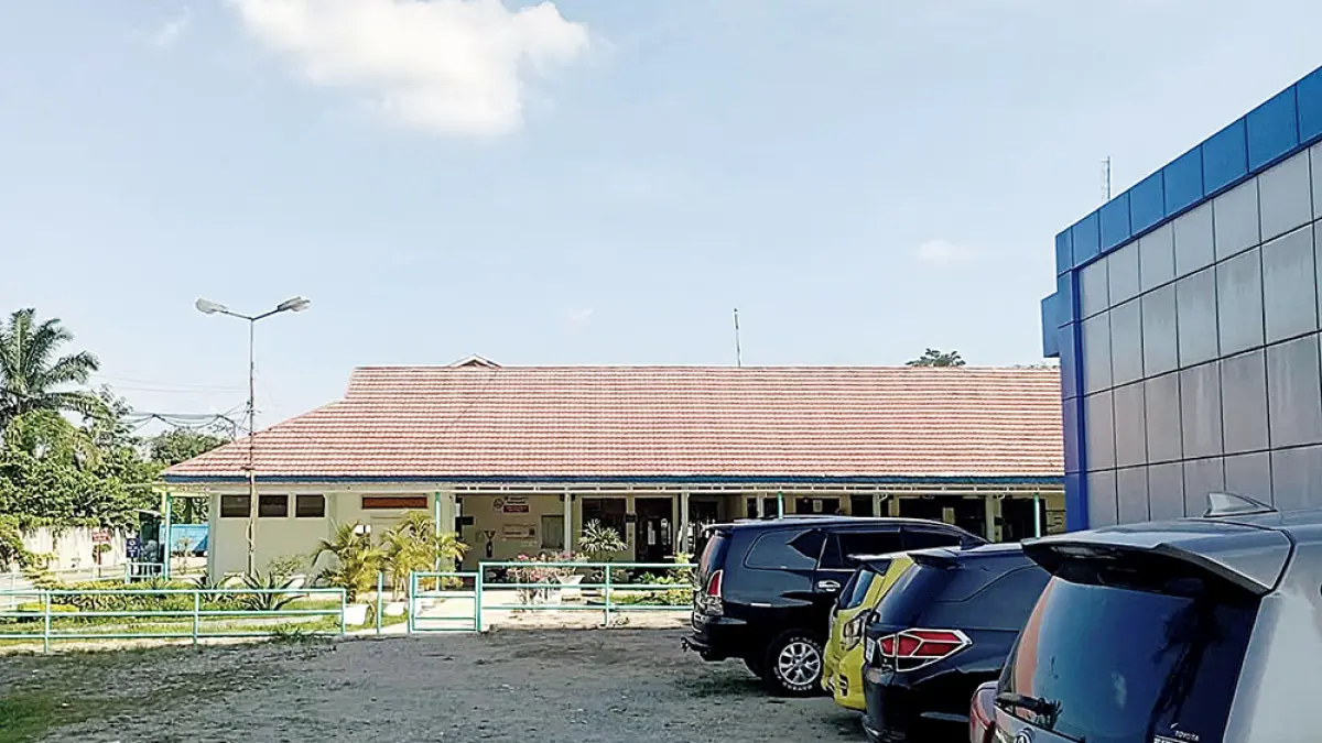 Gedung pelayanan atau poliklinik RSUD Rokan Hulu terlihat sepi akibat ditutup sementara hingga Jumat (15/5/2026) sehubungan dengan libur nasional dan cuti bersama peringatan Kenaikan Isa Al Masih, Kamis (14/5/2026). (Dinas Kominfo Rohul)