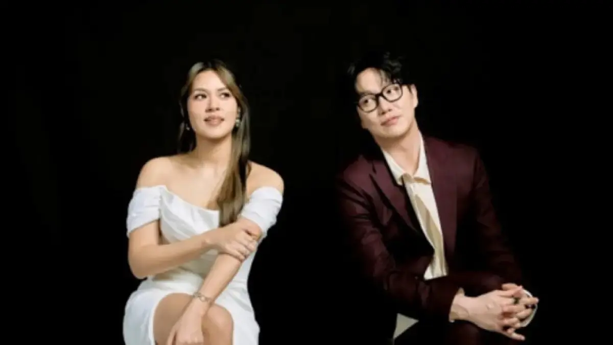 Pemotretan Raisa dan Sung Si Kyung bersama majalah Korea. (Naver)