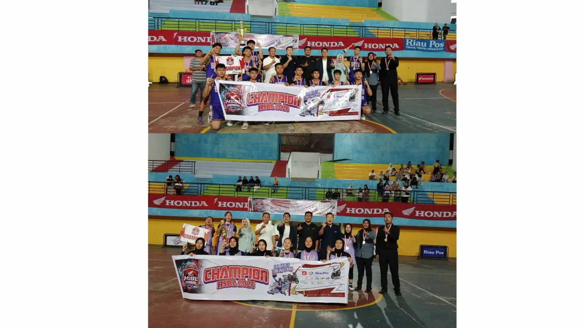 Juara I tim basket putra-putri SMAN 1 Telukkuantan dalam kompetisi Riau Pos-HSBL Kuansing 2026 di GOR A Sport Center Kuansing, Sabtu (16/5/2026) malam.
