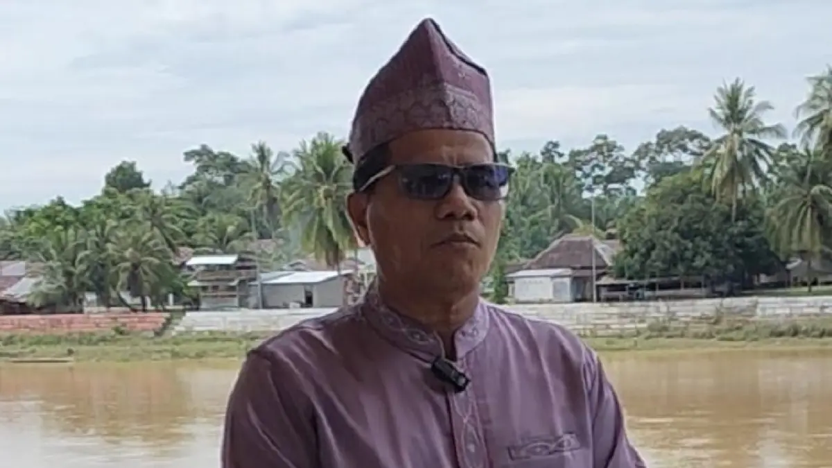 Ketua Umum Pacu Jalur Rayon II, Indra Sukri. (Desriandi Candra/Riaupos.co)